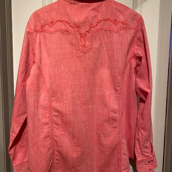 Women’s Wrangler western shirt - Picture 2 of 4